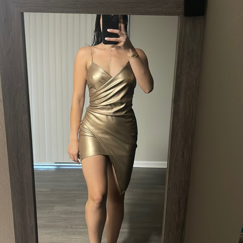Blue Blush Night Out Gold Mini Dress - Size: S/M (stretchy material)